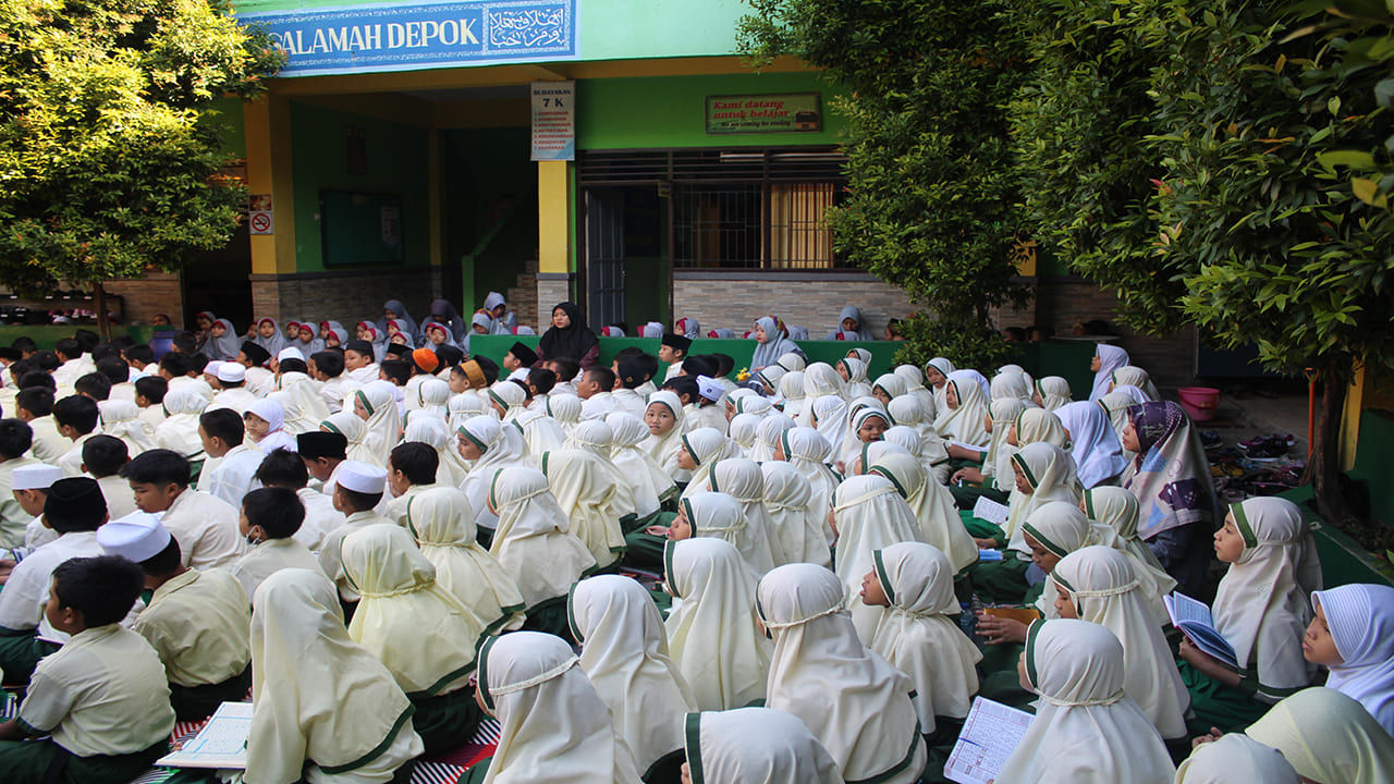 Berdoa Bersama di SDIT Assalamah Depok